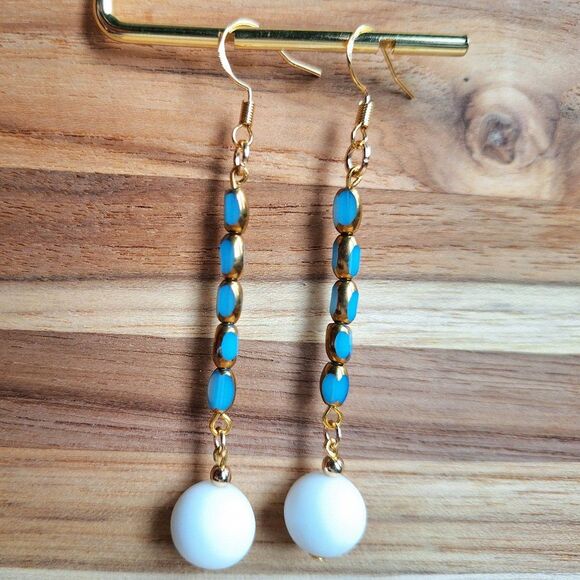 White Stone 18k Gold Dangle Earrings Coastal Style Boho 70s Mid Century Modern - Picture 2 of 6